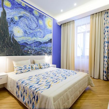 Vip Апартаменти Ван Гог На Площі Ринок Lviv Ngoại thất bức ảnh
