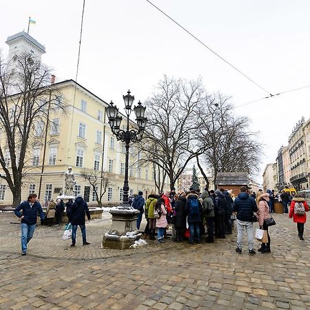 Vip Апартаменти Ван Гог На Площі Ринок Lviv Ngoại thất bức ảnh