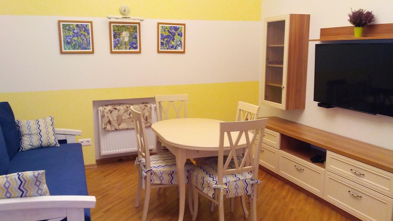 Vip Апартаменти Ван Гог На Площі Ринок Lviv Ngoại thất bức ảnh