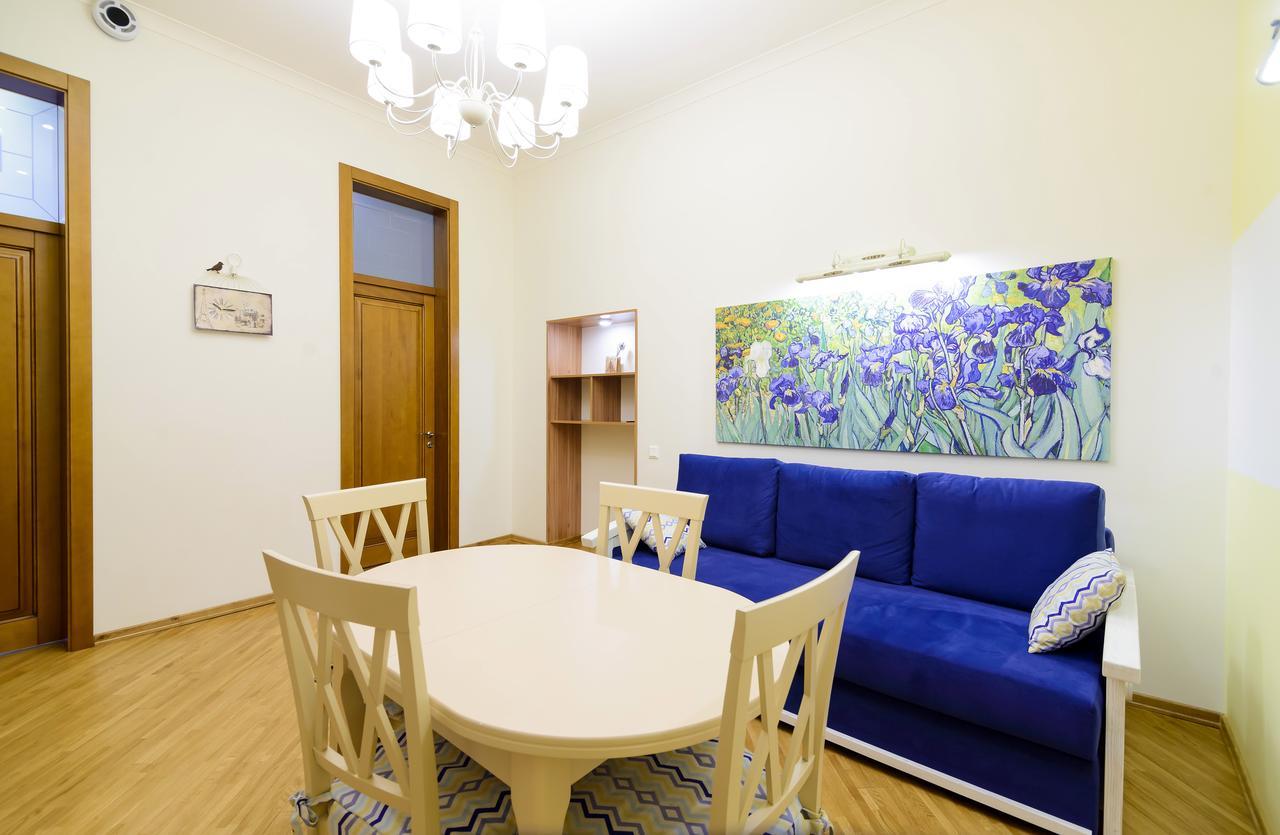 Vip Апартаменти Ван Гог На Площі Ринок Lviv Ngoại thất bức ảnh