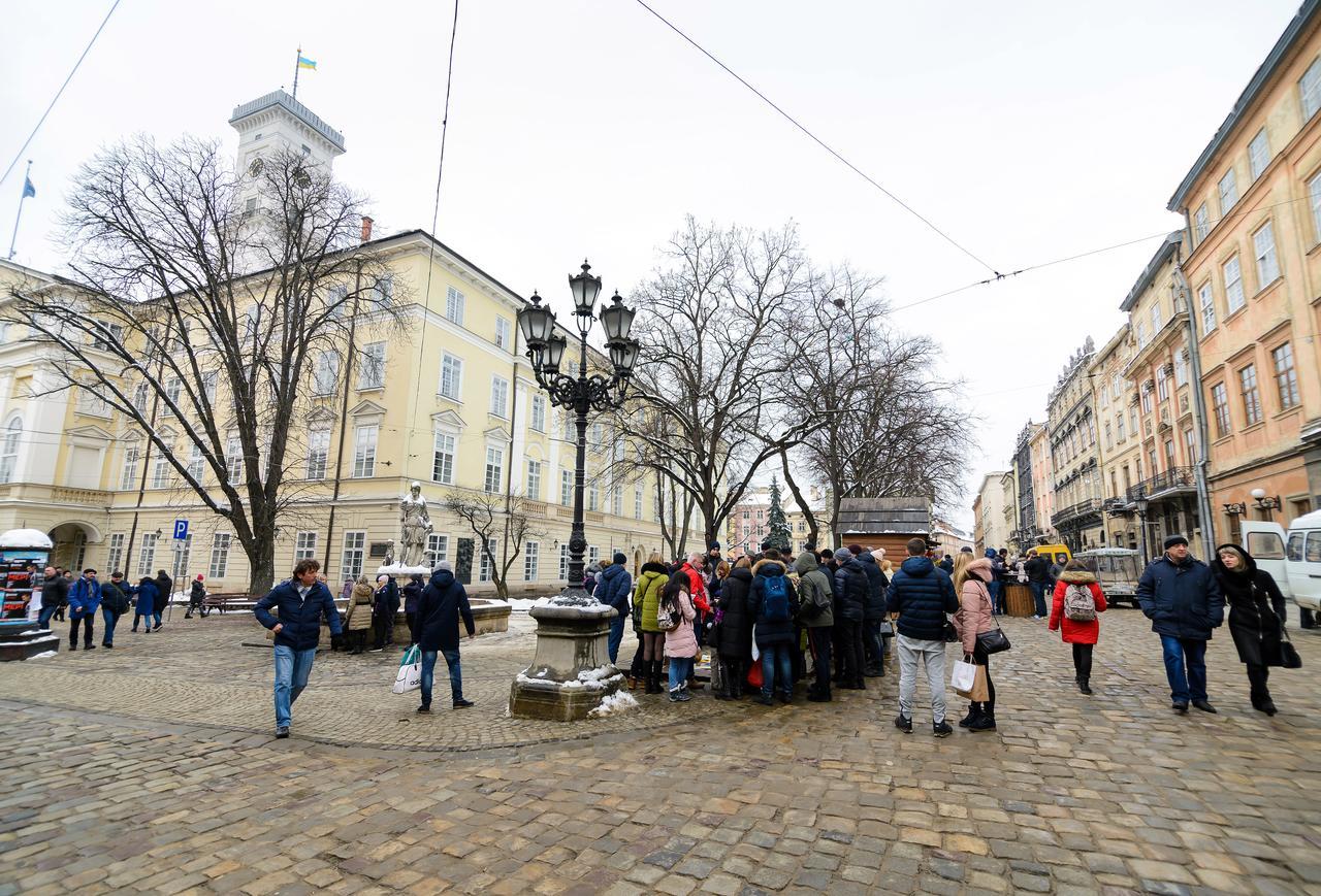 Vip Апартаменти Ван Гог На Площі Ринок Lviv Ngoại thất bức ảnh